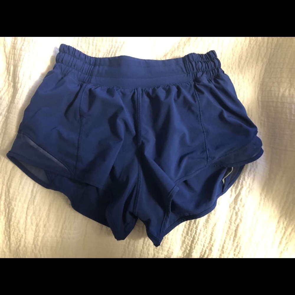 LULULEMON hotty toddy royal blue 2.5 shorts